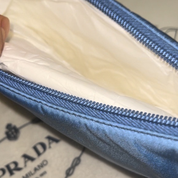 Prada : Re-Nylon Re-edition 2000 mini-bag (periwinkle blue) - Picture 7 of 7